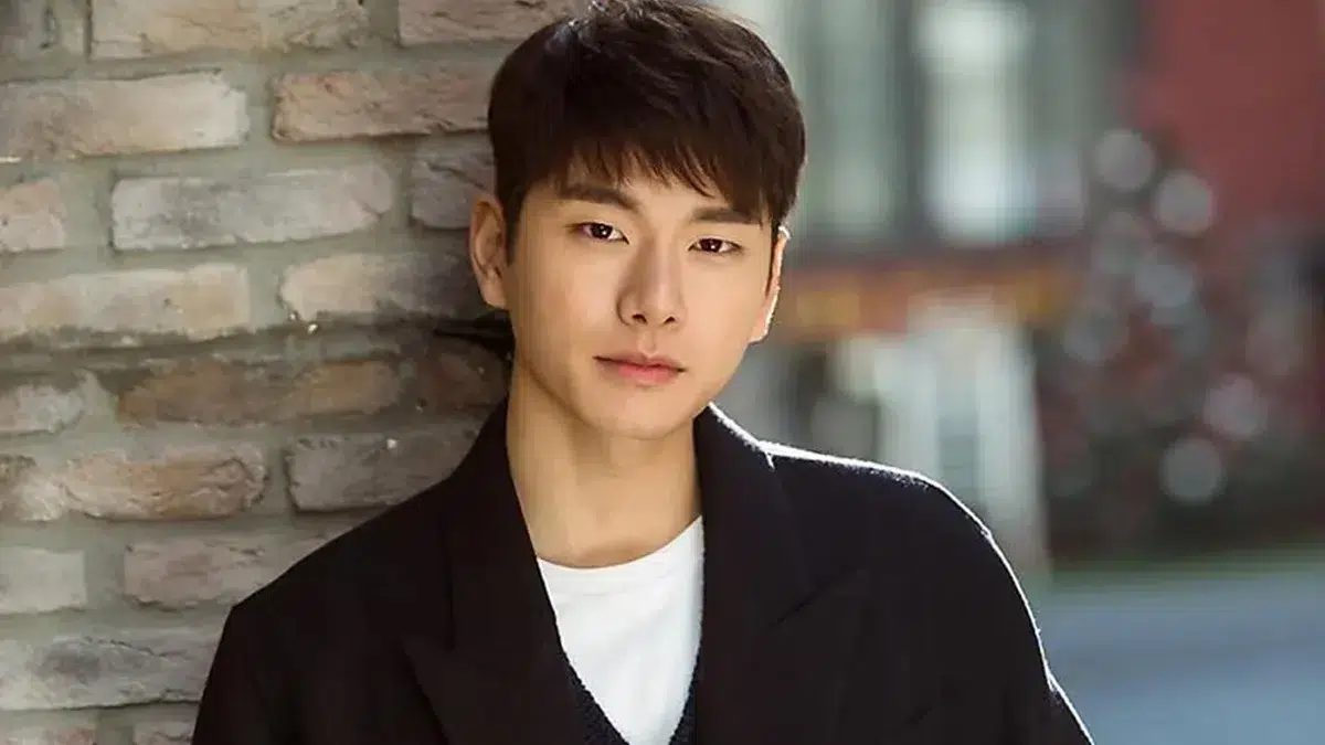 Lee Yi Kyung